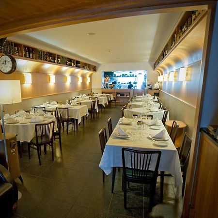 Pensao O Laranjeira Hotel เวียนา โด กัสเตโล ภายนอก รูปภาพ