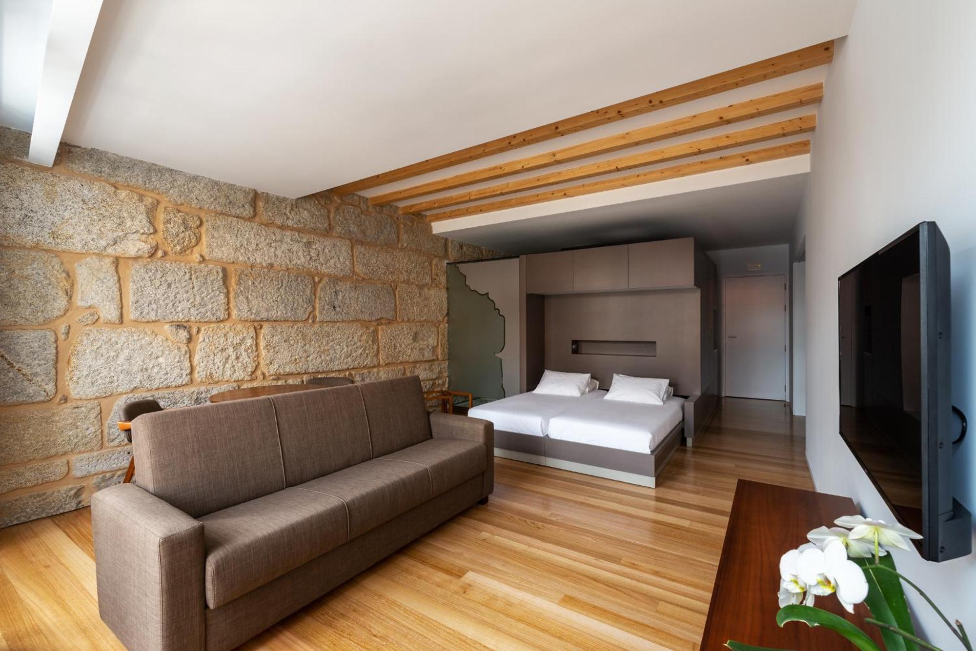 Pensao O Laranjeira Hotel เวียนา โด กัสเตโล ภายนอก รูปภาพ